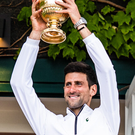 Novak_Djoković_Trophy_Wimbledon_2019-croped_and_edited